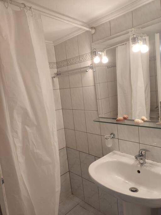 M.V Apartment Athén Kültér fotó